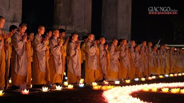 Lung linh đêm hoa đăng trong Đại lễ Vesak ở Hà Nam ảnh 8 1vgiang02.jpg