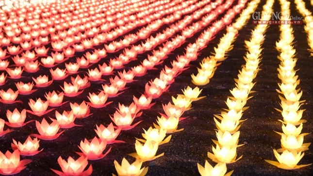 Lung linh đêm hoa đăng trong Đại lễ Vesak ở Hà Nam ảnh 22 1vgiang04.jpg