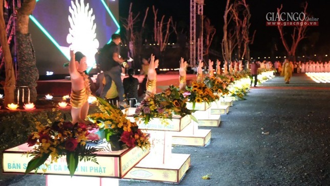 Lung linh đêm hoa đăng trong Đại lễ Vesak ở Hà Nam ảnh 18 1vgiang17.jpg