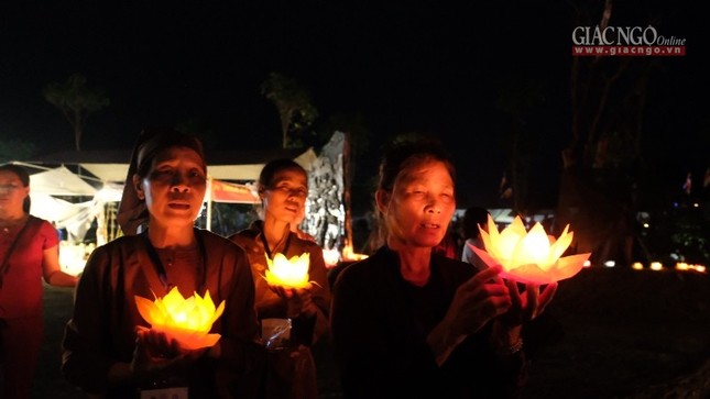 Lung linh đêm hoa đăng trong Đại lễ Vesak ở Hà Nam ảnh 17 1vgiang18.jpg