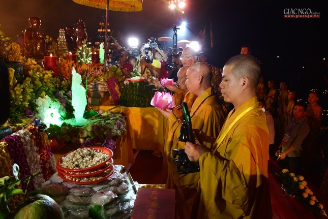Lung linh đêm hoa đăng trong Đại lễ Vesak ở Hà Nam ảnh 6 BTN_0348.jpg