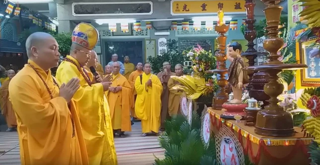 Trang nghiêm lễ rước Phật trên đường phố Nha Trang ảnh 1 2kh1.jpg