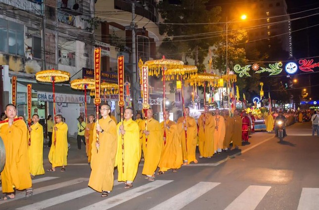 Trang nghiêm lễ rước Phật trên đường phố Nha Trang ảnh 4 4nt.jpg