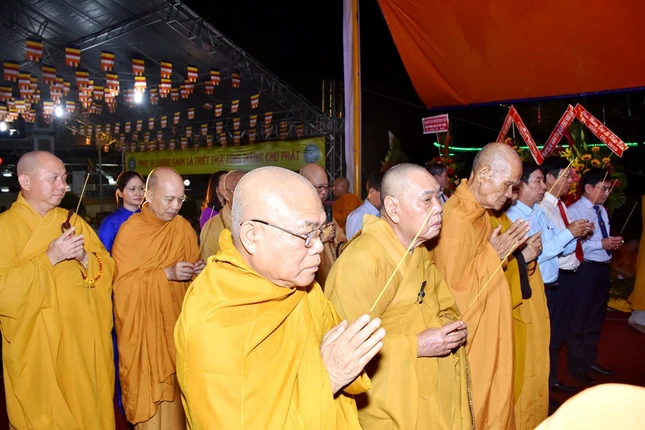 TP.HCM: Trang nghiêm lễ Phật đản tại Q.Bình Thạnh ảnh 6 H16.JPG