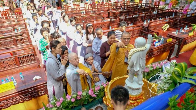 H.Nhà Bè: Đại lễ Phật đản, khai khóa An cư kiết hạ ảnh 5 n16.jpg