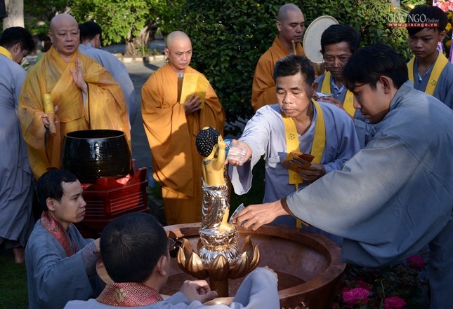 Le tam Phat tai chua Hue Nghiem (17).JPG