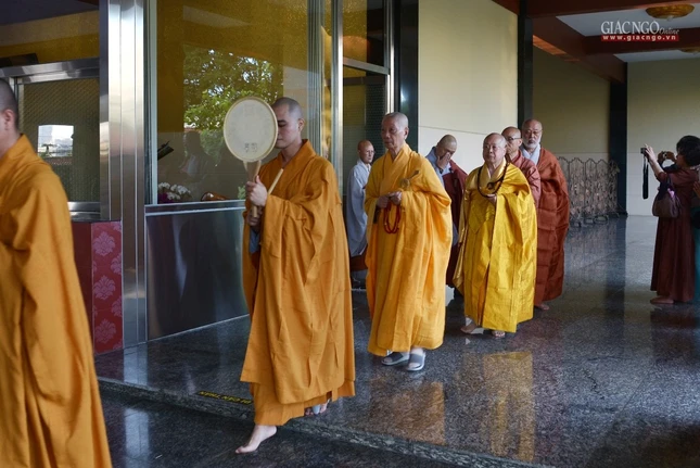 Le tam Phat tai chua Hue Nghiem (3).JPG