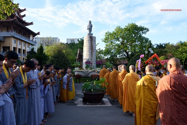 Le tam Phat tai chua Hue Nghiem (5).JPG