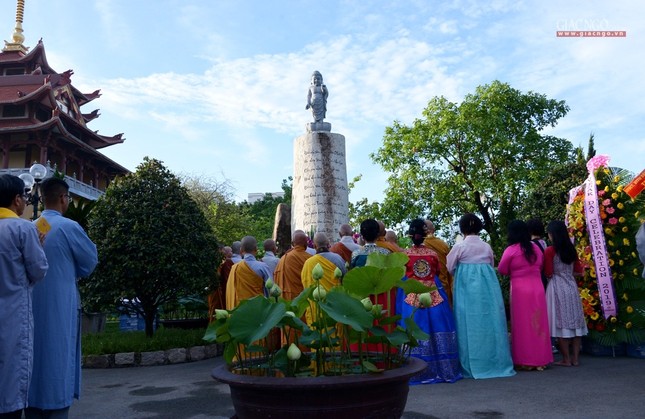 Le tam Phat tai chua Hue Nghiem (9).JPG