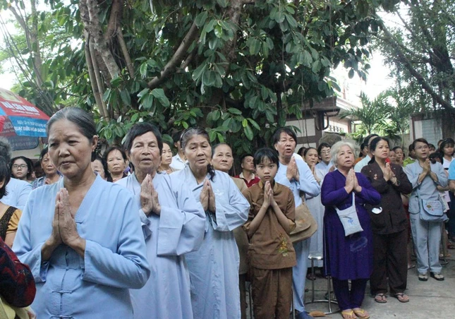 TP.HCM: Phật đản ở một huyện ngoại thành ảnh 6 14cc.JPG