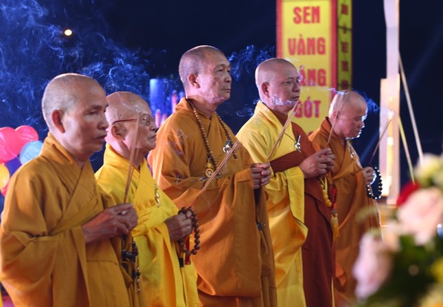Đại lễ Phật đản tại Trung tâm văn hóa tỉnh Quảng Nam ảnh 5 q7.jpg