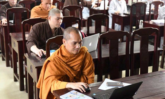 giang vien.jpg