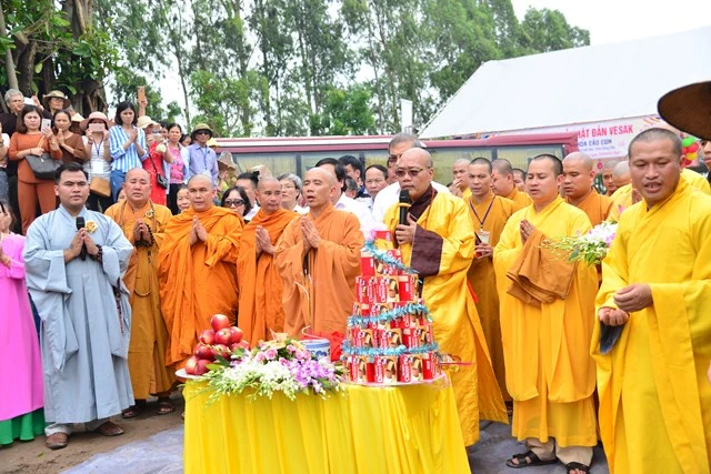 DSC_0910 (Copy) - Nghi thức trì chú và rót đồng đúc tượng.JPG