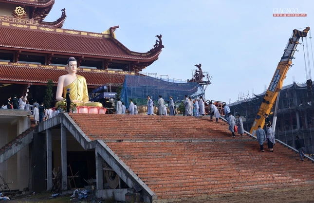 Le an vi Phat (1).jpg