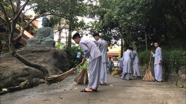 Thi toạ thiền, hai bạn trẻ ngồi trên 8 tiếng ảnh 4 64600072_2795835043819794_5961213572313776128_o.jpg