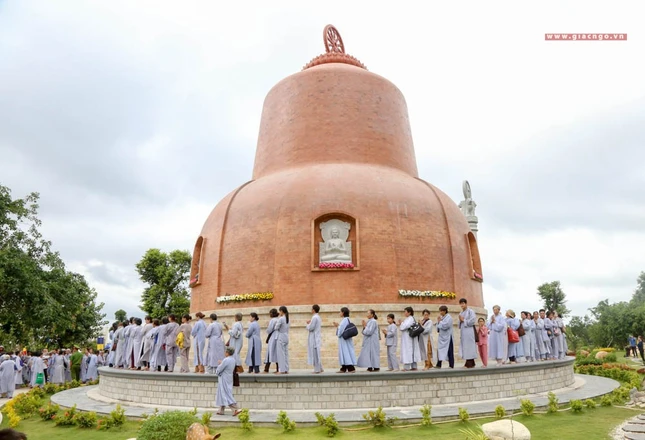 Tôn giáo vị nhân sinh ảnh 1 18.jpg