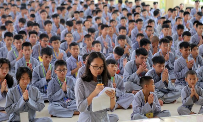 Gần 1.000 bạn trẻ dự khóa tu "Ươm mầm hoa sen" ảnh 1 01.jpg