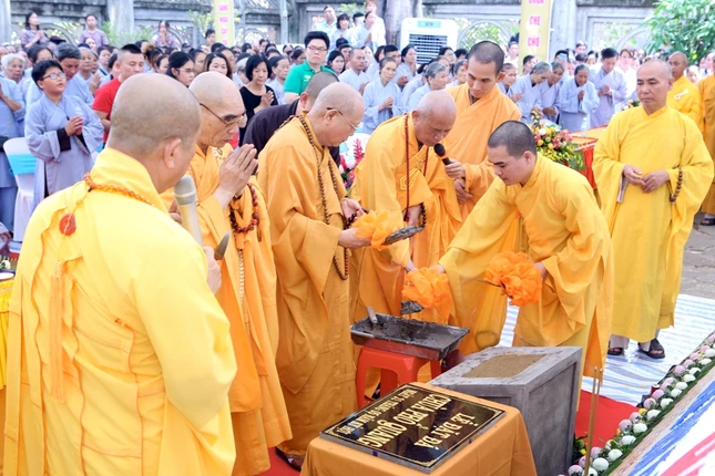 Chùa Phổ Quang đặt đá xây dựng và bổ nhiệm trụ trì ảnh 3 4.jpg