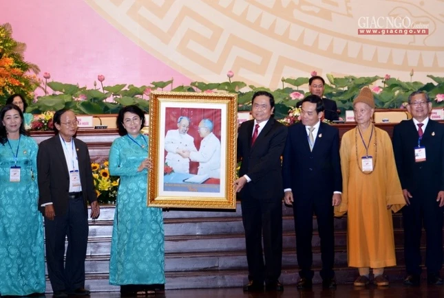 Khai mac Dai hoi ĐB MTTQVN TPHCM - sang 27-6 (29).jpg