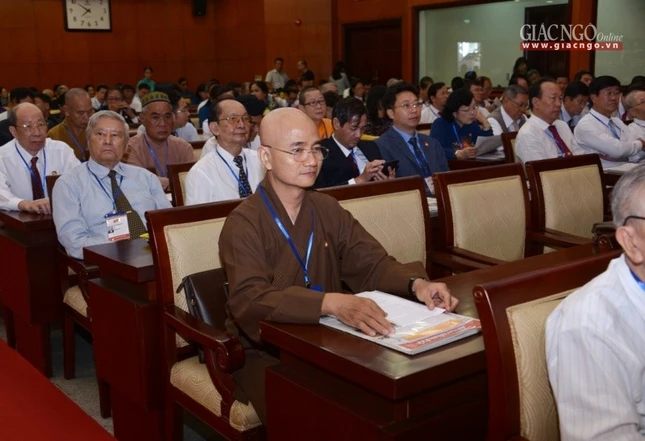 Khai mac Dai hoi ĐB MTTQVN TPHCM - sang 27-6 (3).jpg