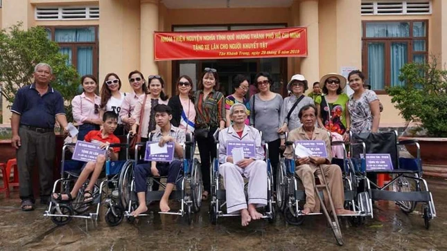Tang xe lan cho nguoi khuyet tat  HLV.jpg