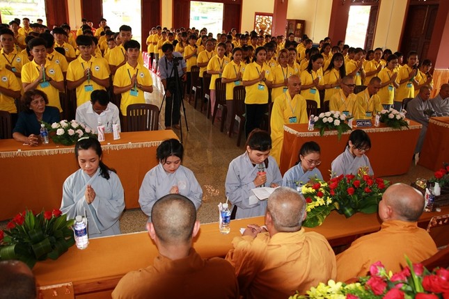 10_Đại diện Tu sinh dâng lời phát nguyện.JPG