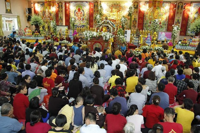 Ngài Garchen Rinpoche thăm, giảng tại chùa Sủi ảnh 2 tuehieu 1.jpg