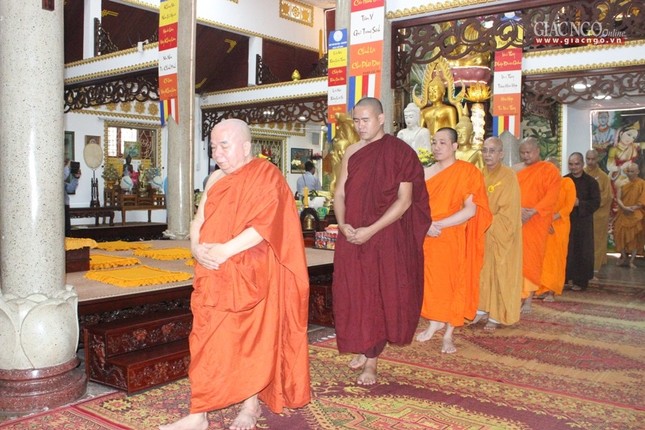Lễ dâng y Nam tông tại chùa Phổ Minh ảnh 4 5pm.jpg