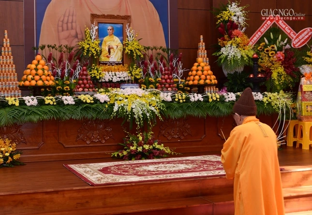 Trang nghiêm tưởng niệm Đại lão HT.Thích Thiện Hào ảnh 6 DDN.JPG