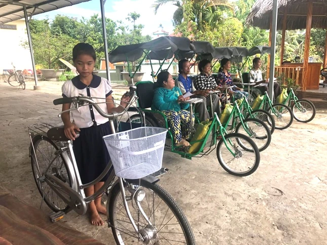 Tang xe dap-xe lan-xe lac tai chua  Hieu Duc huyen Tan Hong.jpg
