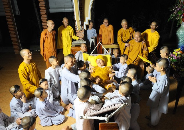 Tháng Bảy - mùa hiếu, không phải tháng cô hồn ảnh 1 65428707_2310597439179930_3447096955988082688_o.jpg