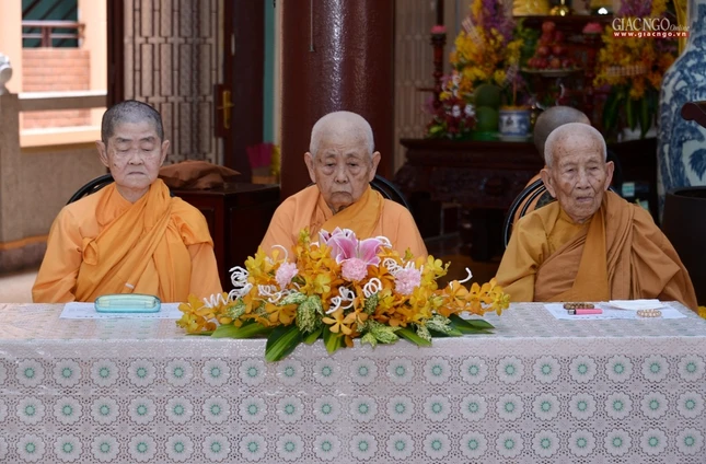 Mãn hạ - Tinh xa Ngoc Phuong (7).jpg