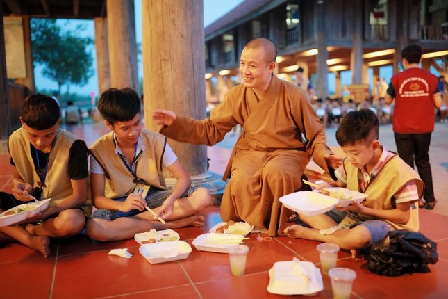 Con biết ơn những lời dạy của thầy ảnh 1 TT Thich Minh Quang.jpg