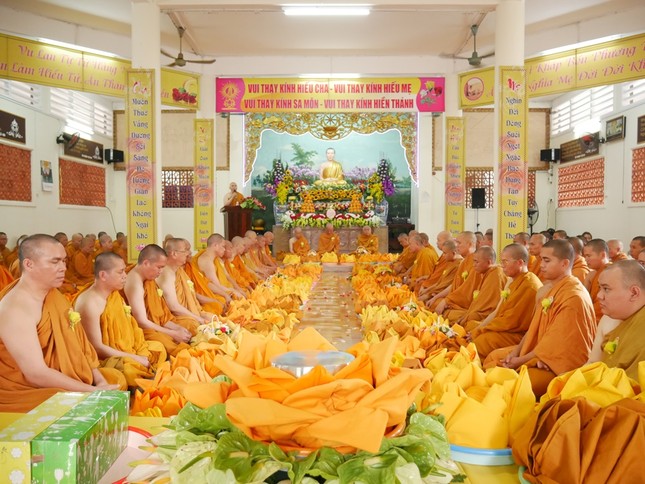 Nét đẹp dâng y và lễ Vu lan tại tịnh xá Trung Tâm ảnh 8 1 anhtxtt01.jpg