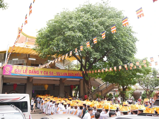 Nét đẹp dâng y và lễ Vu lan tại tịnh xá Trung Tâm ảnh 7 1 anhtxtt03.jpg