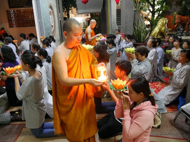 Nét đẹp dâng y và lễ Vu lan tại tịnh xá Trung Tâm ảnh 9 1 anhtxtt09.jpg