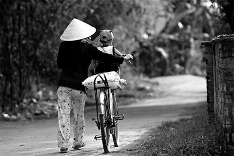 Mẹ đi đường… trời ảnh 1 shutterstock_126185132.jpg