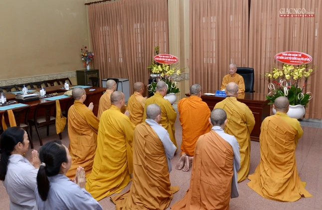 Khanh tue HT vien Truong - Tuong HT Minh Chau (1).jpg