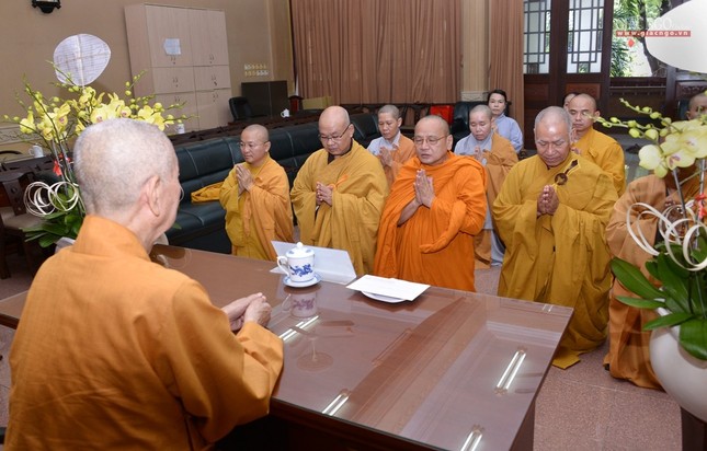 Khanh tue HT vien Truong - Tuong HT Minh Chau (2).jpg