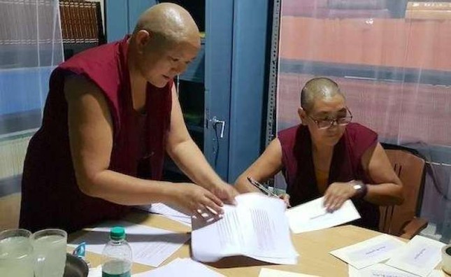 Tây Tạng sẽ có thêm 7 vị Ni tốt nghiệp tiến sĩ Phật học ảnh 1 co them 7 vi TS Ni 1.jpg