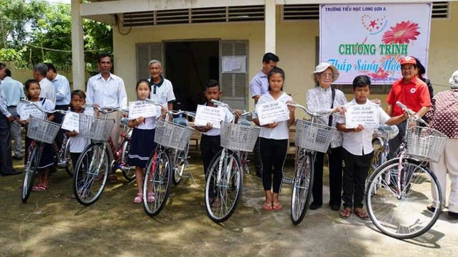 Tang xe dap tai Tra Vinh.jpg