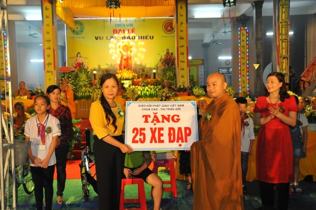 Chùa Gôi tổ chức lễ Vu lan, dâng trà và tặng quà từ thiện ảnh 5 65.jpg
