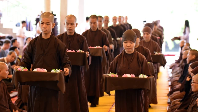 Tản mạn về chữ Hiếu hôm nay ảnh 1 DSC_7704.jpg