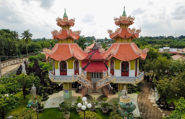 Ngôi chùa có cổng hình cây tre ở Đồng Nai ảnh 5 Ngôi chùa có cổng hình cây tre