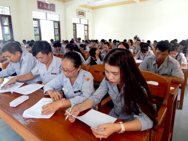 4- Làm bài thi.jpg