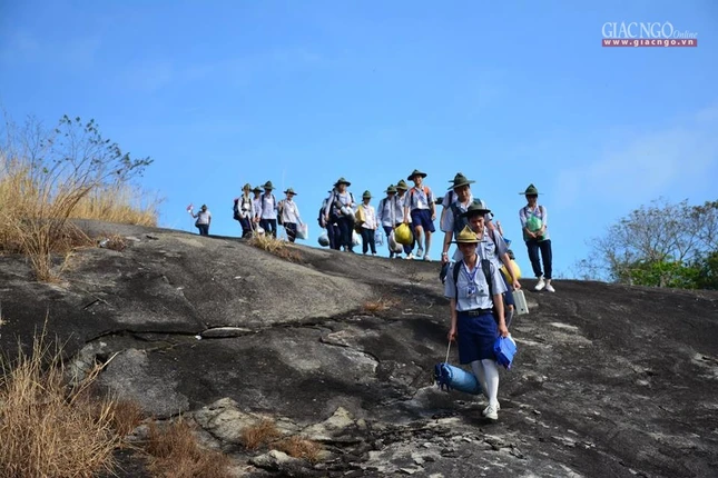 Làm mới
trong Gia đình Lam ảnh 1 9k2.jpg