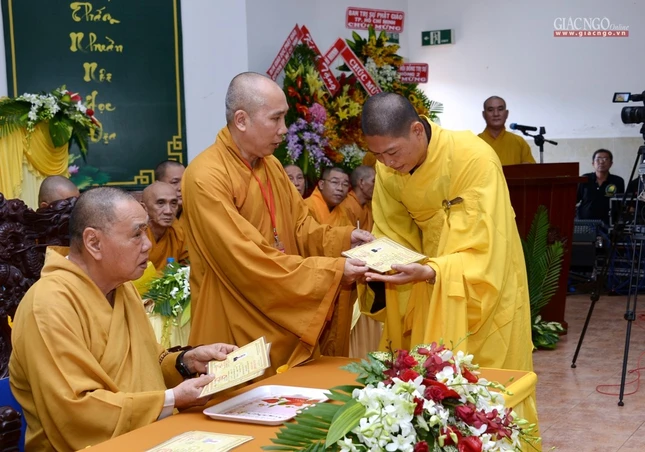 Tot nghiep Truong TCPH -Khai giang (38).jpg