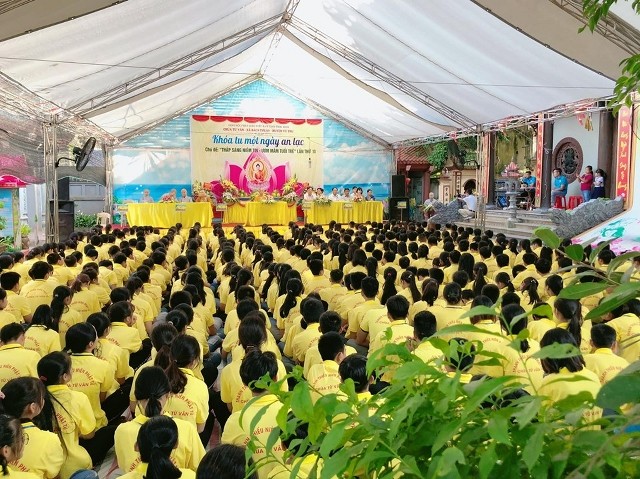 Thái Bình: Gần 500 học sinh về chùa tu một ngày ảnh 1 IMG_22092019_1.jpg