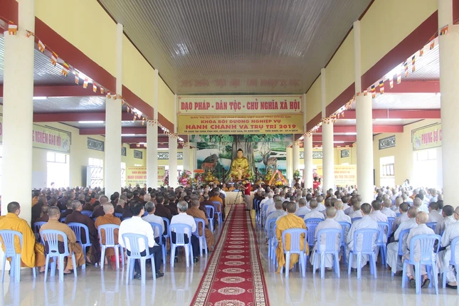Đồng Nai: 600 Tăng Ni tham gia khóa bồi dưỡng trụ trì ảnh 6 IMG_0966.JPG