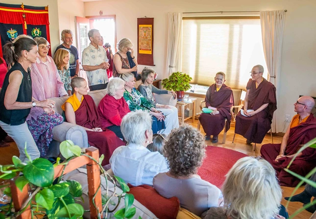 buoi tiec tra tri an, cong bo quyen su dung dat.jpg